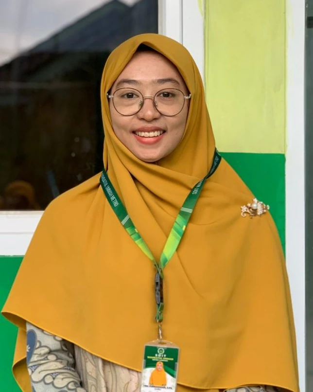 Naning Rahayu Setiawati, S.Hum
